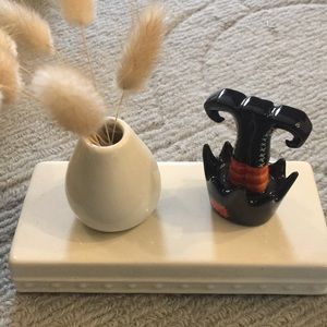 Nora Fleming. Witches feet mini.